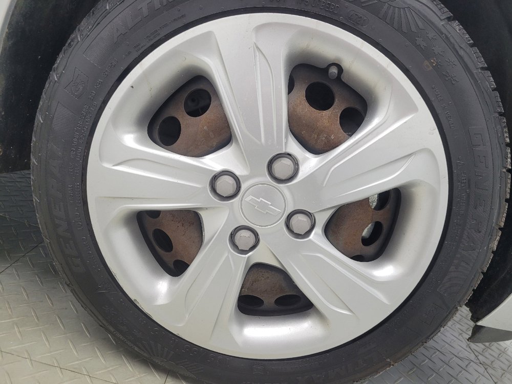 Used 2020 Chevrolet Spark LS image 31