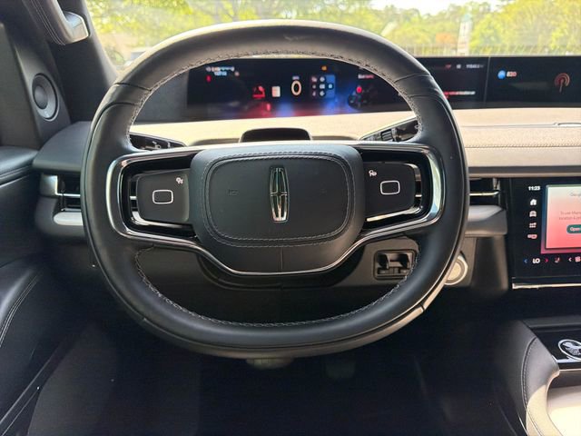 Used 2025 Lincoln Navigator Reserve w/ Jet Appearance Package AWD/4WD image 17