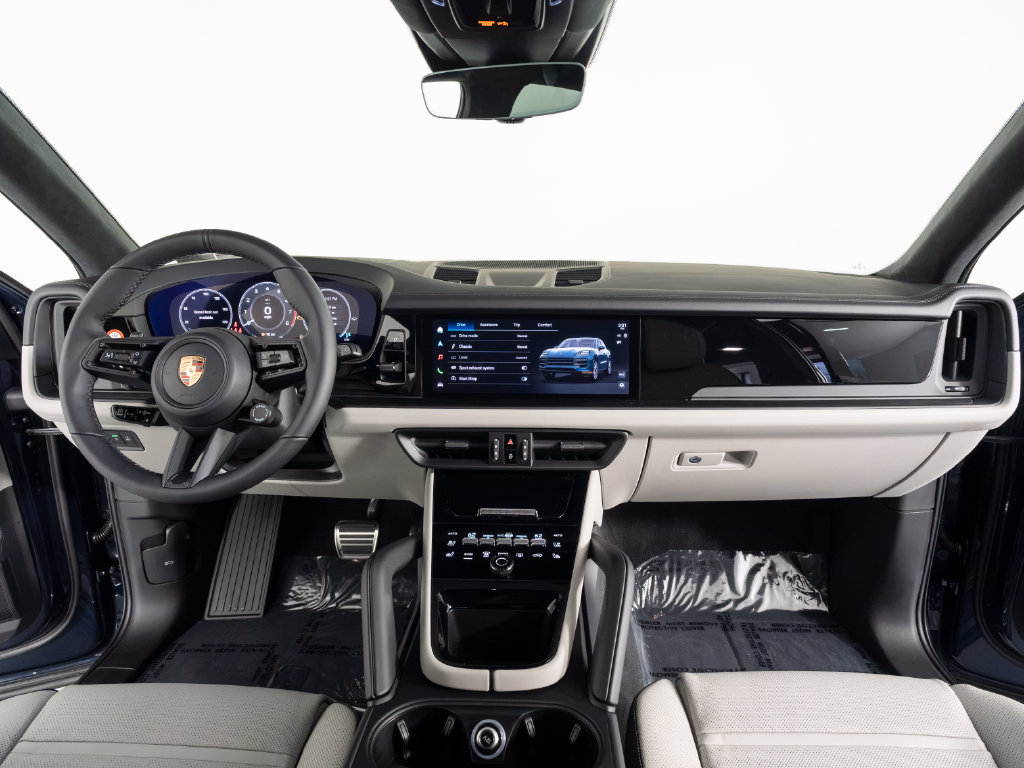 New 2026 Porsche Cayenne GTS AWD/4WD image 36