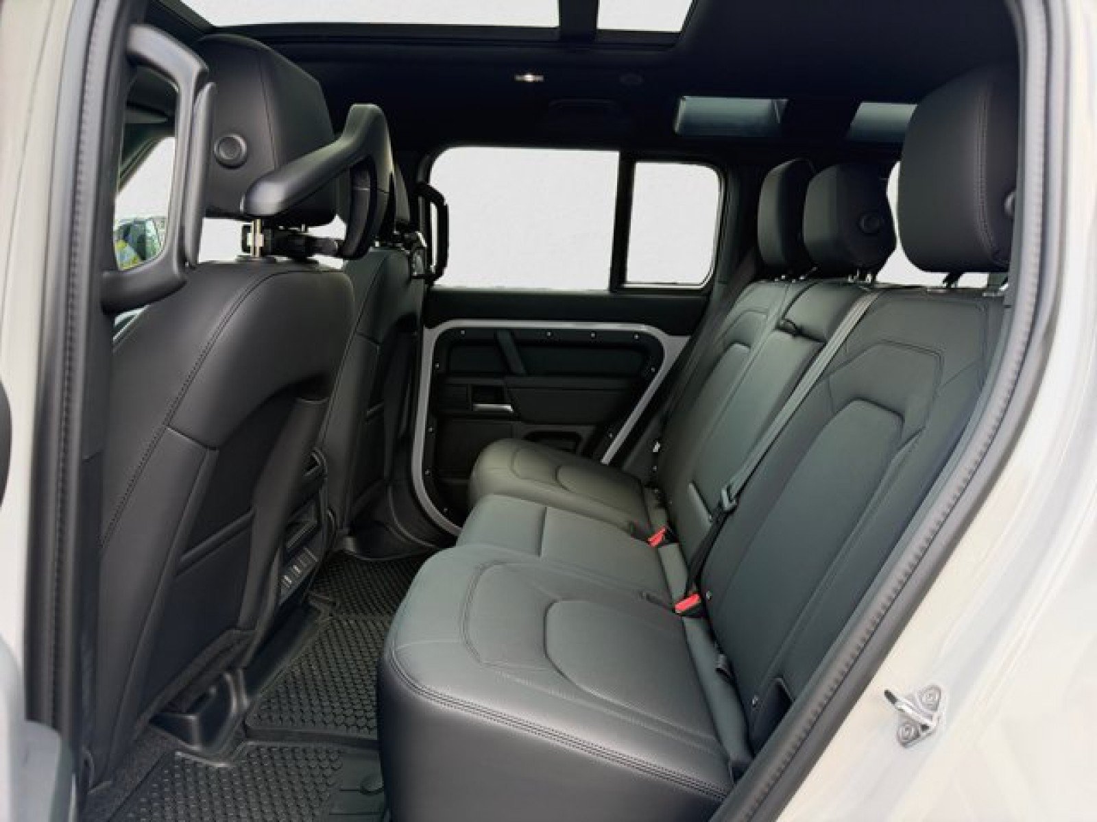 New 2026 Land Rover Defender 110 S AWD/4WD image 18