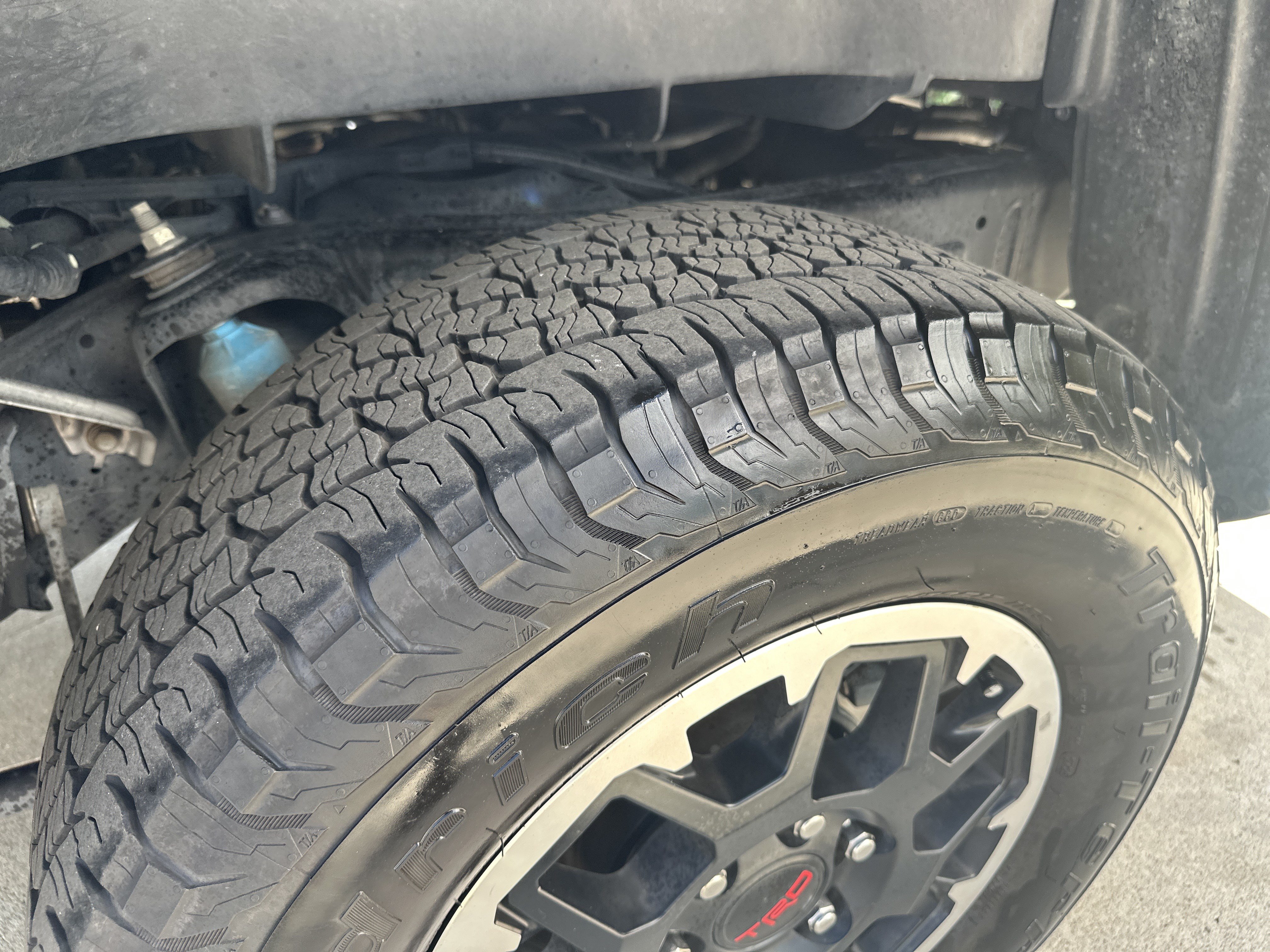 Used 2025 Toyota Tacoma TRD Off-Road w/ TRD Off Road Upgrade Package AWD/4WD image 33