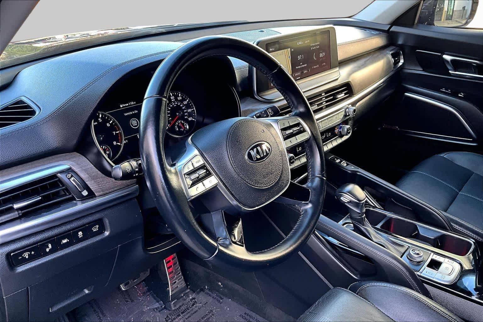 Used 2020 Kia Telluride SX w/ Towing Package FWD image 18