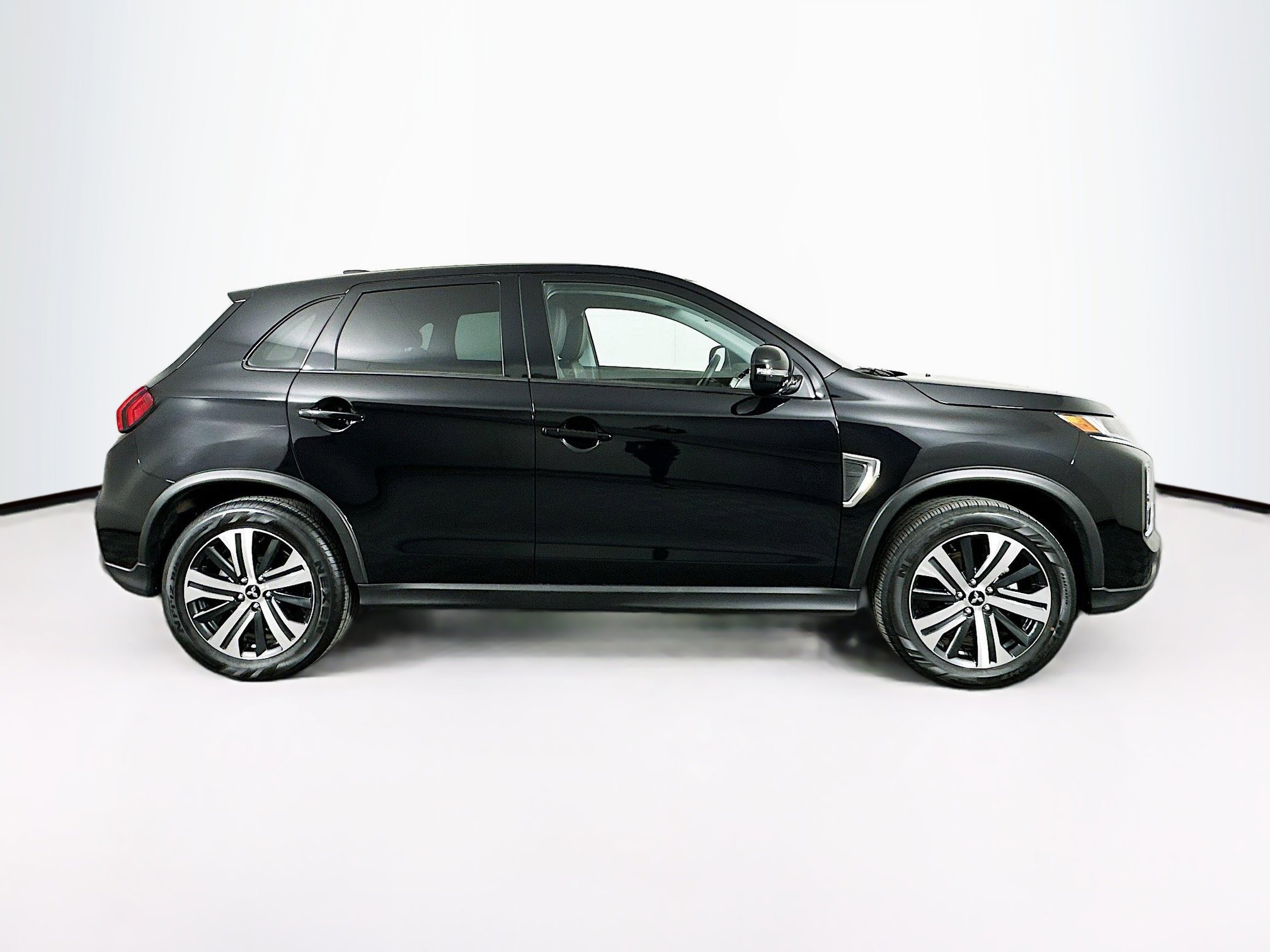 Used 2025 Mitsubishi Outlander Sport SE image 10