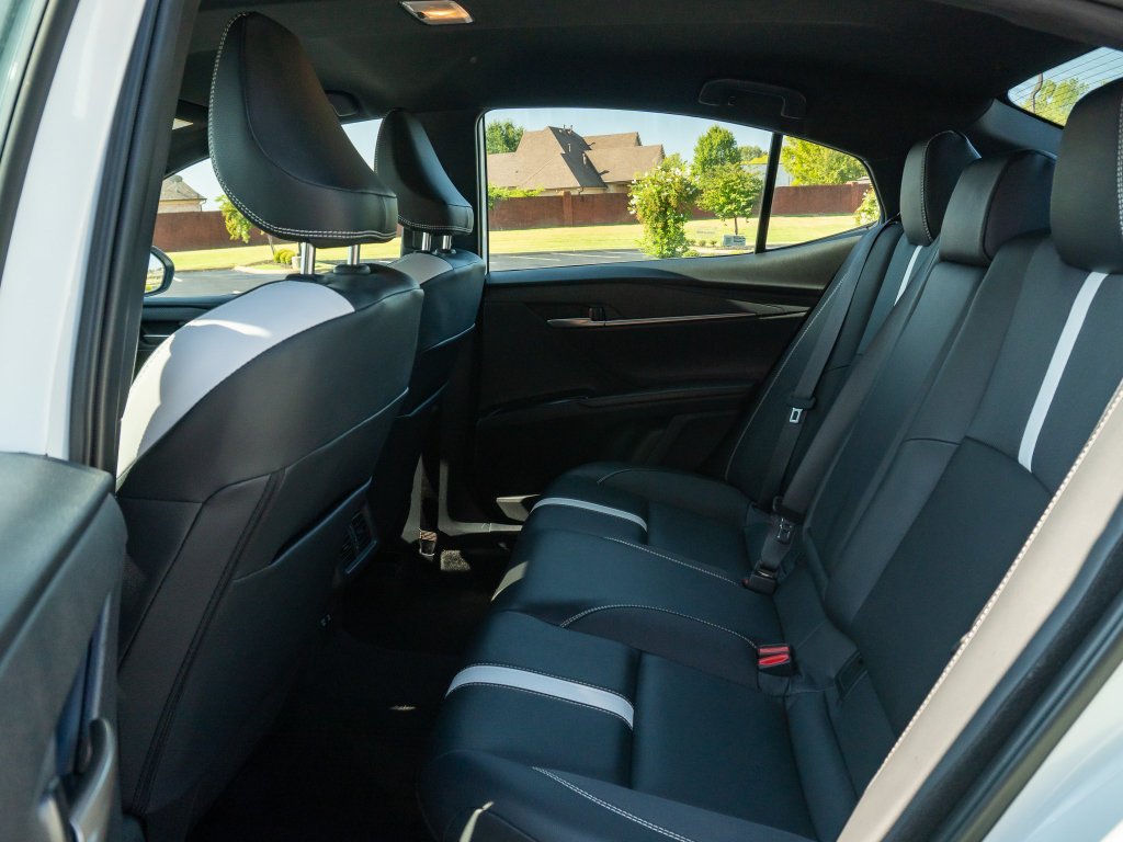 Used 2025 Toyota Camry SE FWD image 14