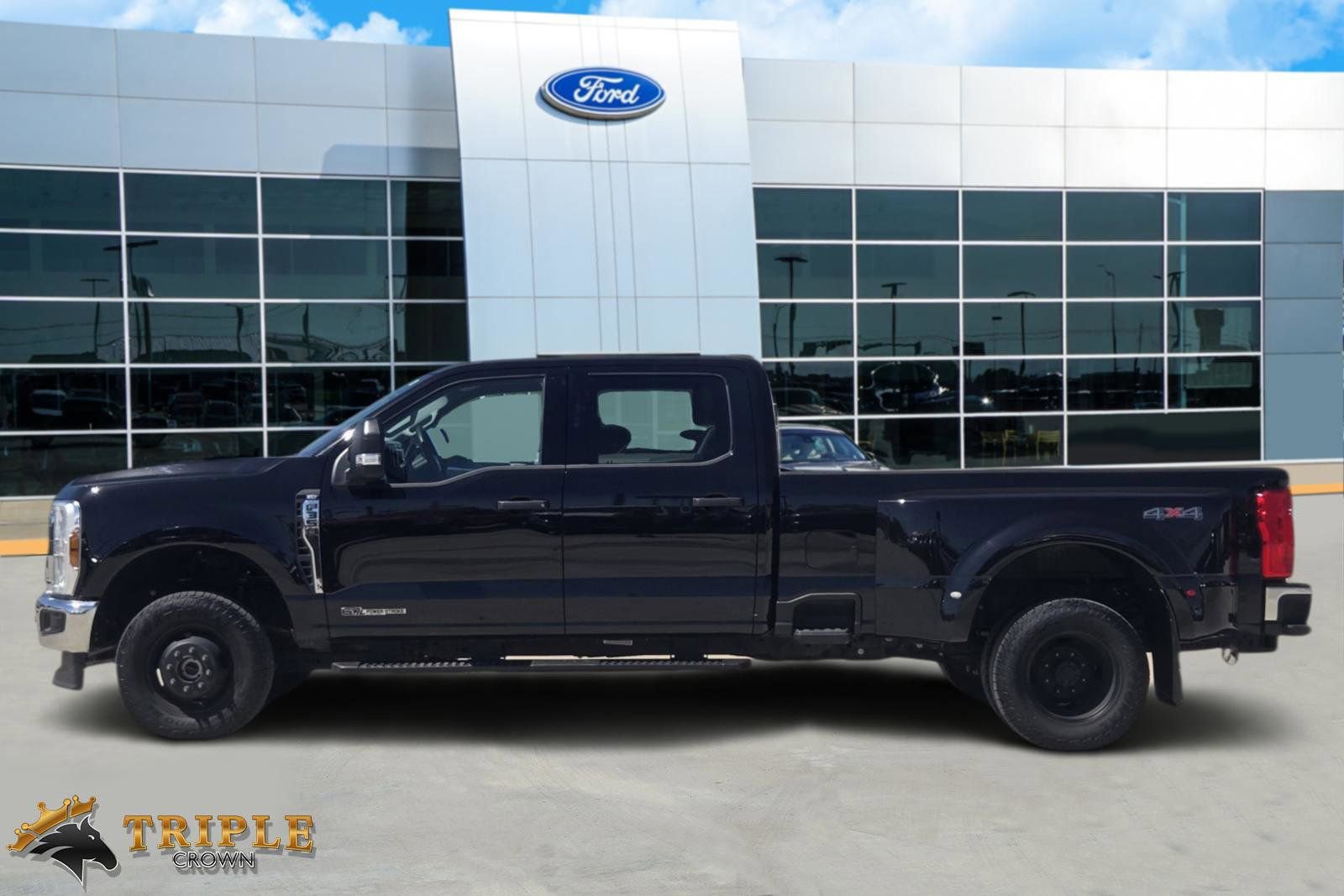 Used 2025 Ford F350 XLT image 3