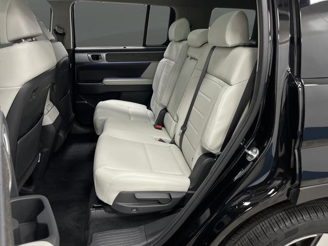 Used 2024 Hyundai Santa Fe Limited AWD/4WD image 32