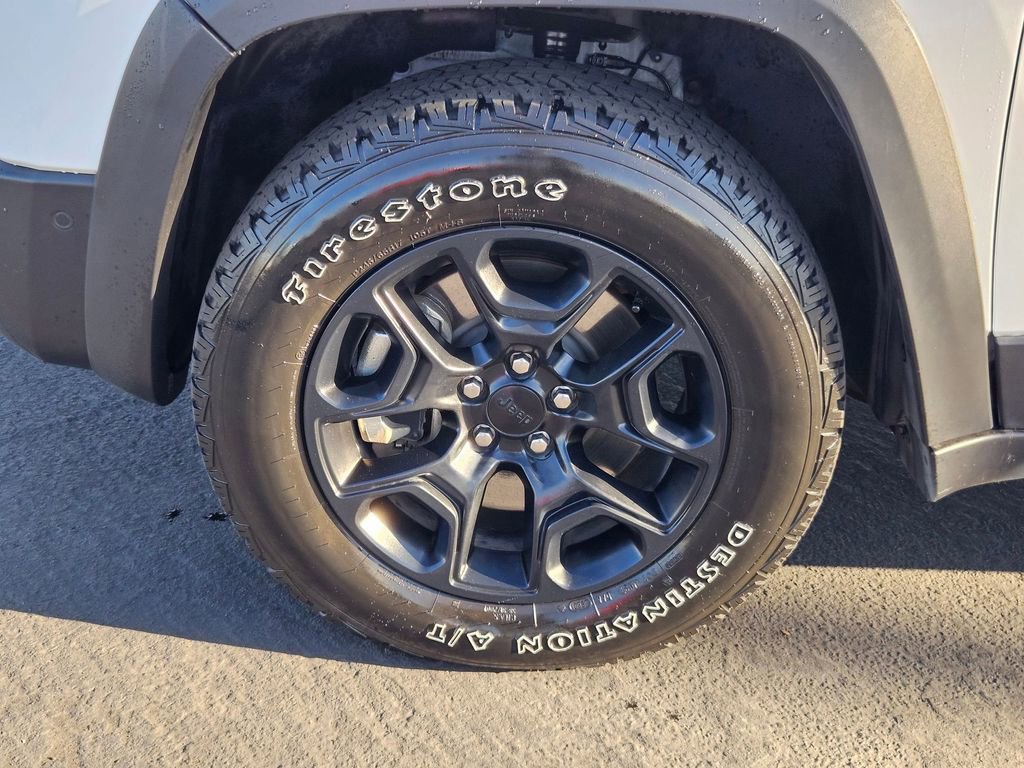 Used 2021 Jeep Cherokee Trailhawk w/ Sun, Sound & Nav Group image 42