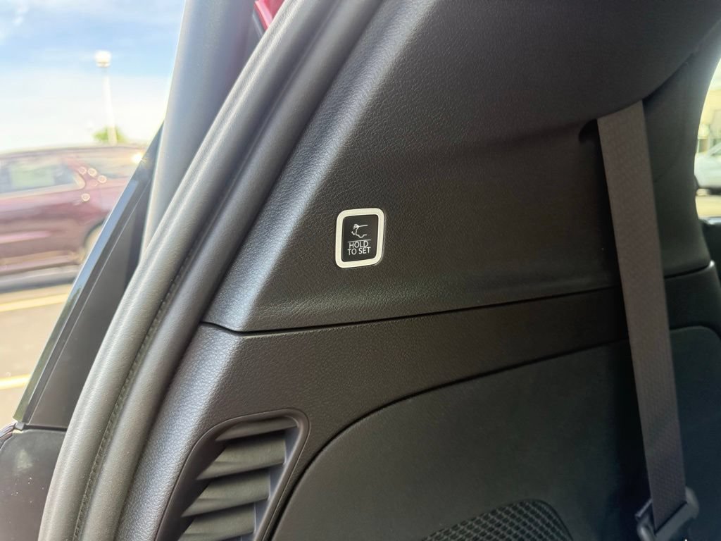 New 2027 Chrysler Pacifica Limited AWD/4WD image 43