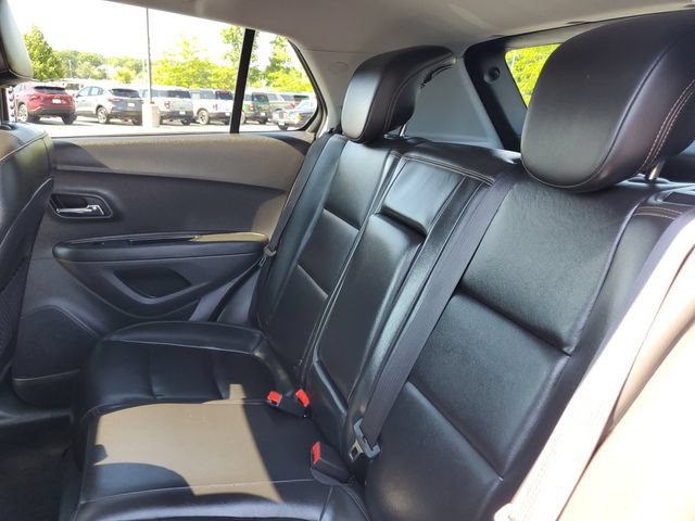 Used 2018 Chevrolet Trax Premier FWD image 32