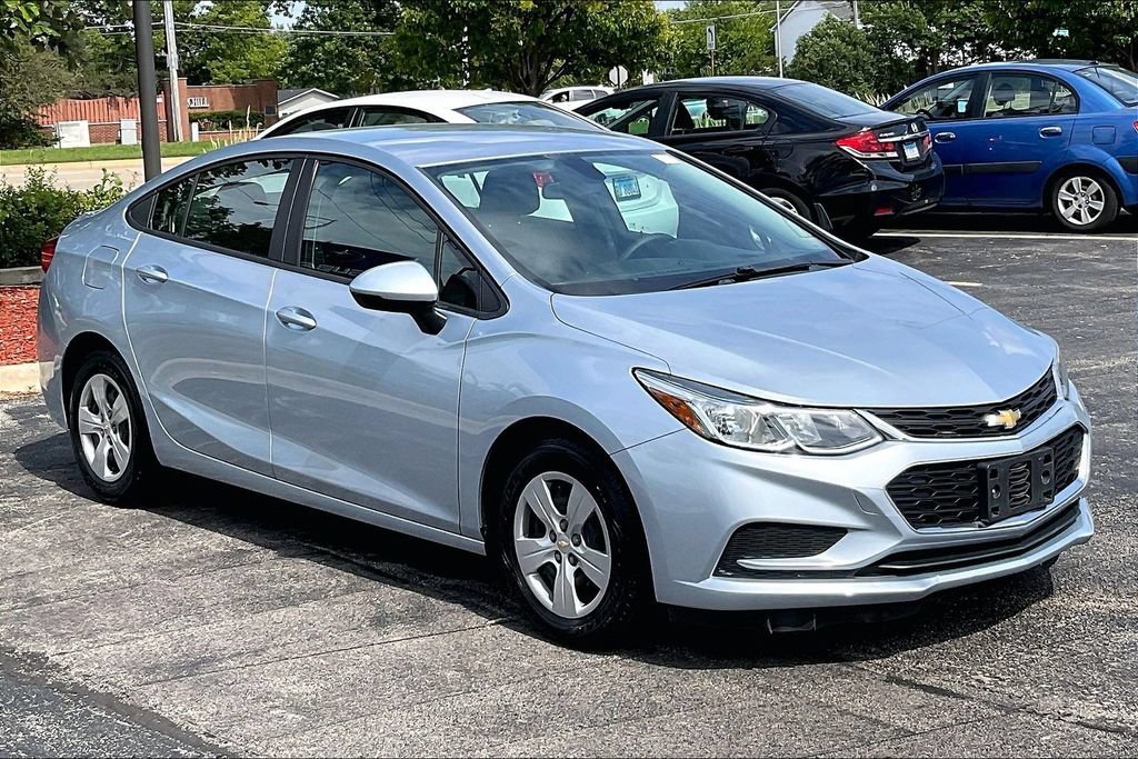 Used 2017 Chevrolet Cruze LS FWD image 38