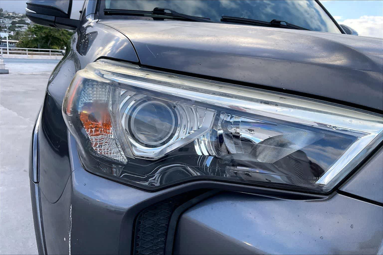 Used 2018 Toyota 4Runner SR5 Premium RWD image 31