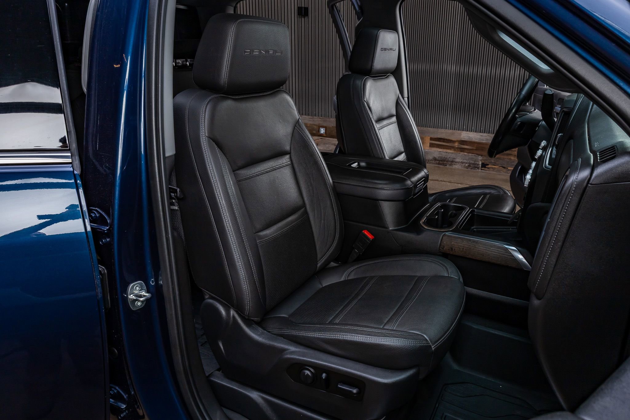 Used 2021 GMC Sierra 2500 Denali w/ Denali Ultimate Package image 30