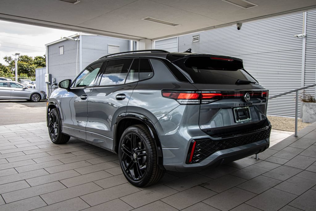 New 2026 Volkswagen Tiguan SE R-Line FWD image 15