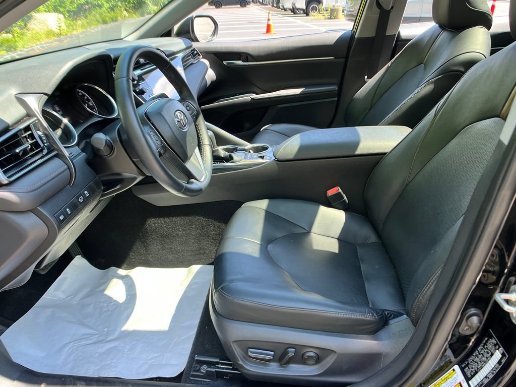 Used 2020 Toyota Camry XLE FWD image 9