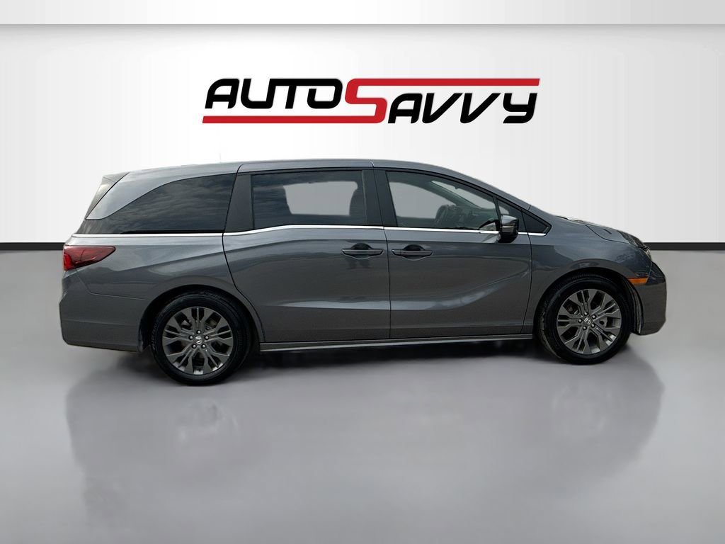 Used 2025 Honda Odyssey Touring image 8