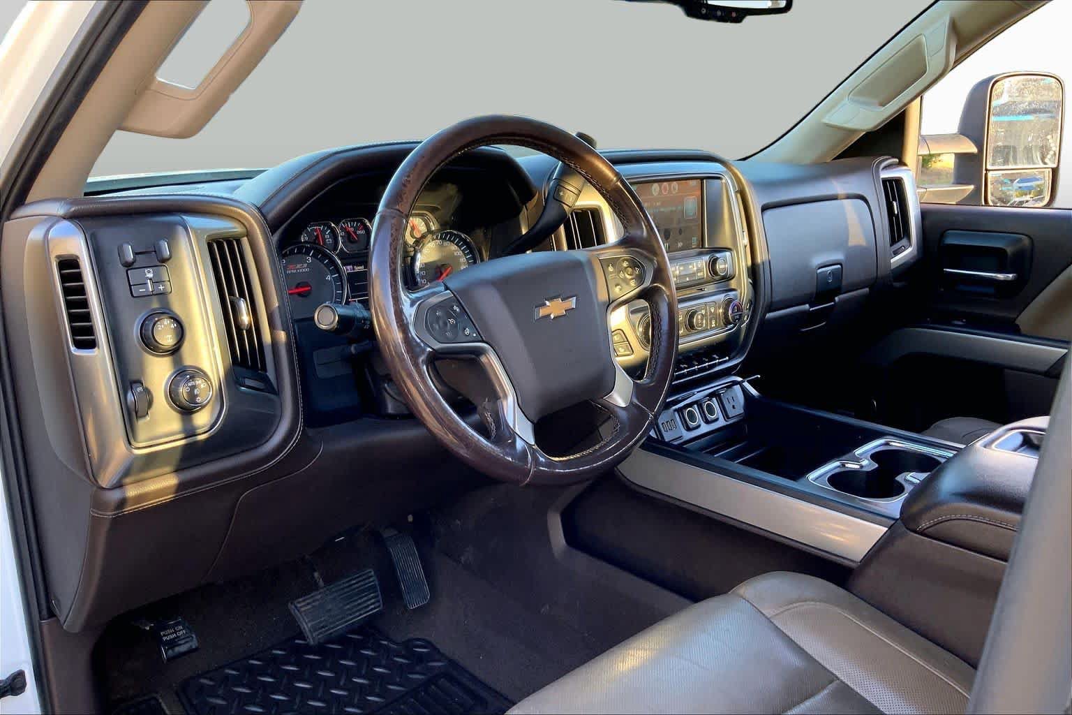 Used 2015 Chevrolet Silverado 2500 LTZ w/ Duramax Plus Package AWD/4WD image 17