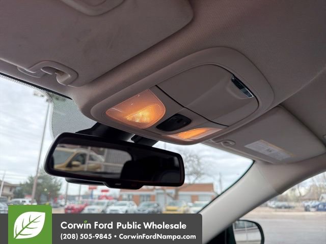 Used 2018 Jeep Cherokee Latitude Plus w/ Comfort/Convenience Group image 18