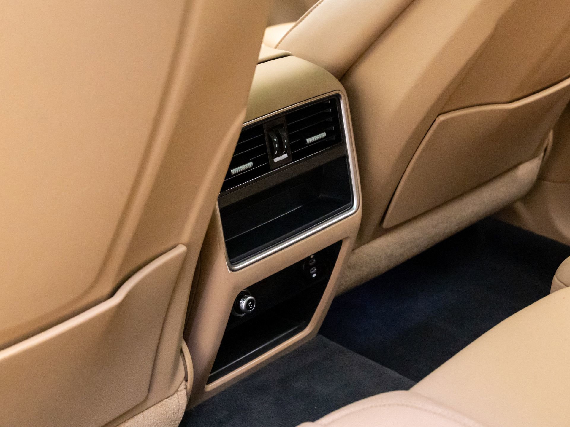 Certified 2023 Porsche Cayenne image 18