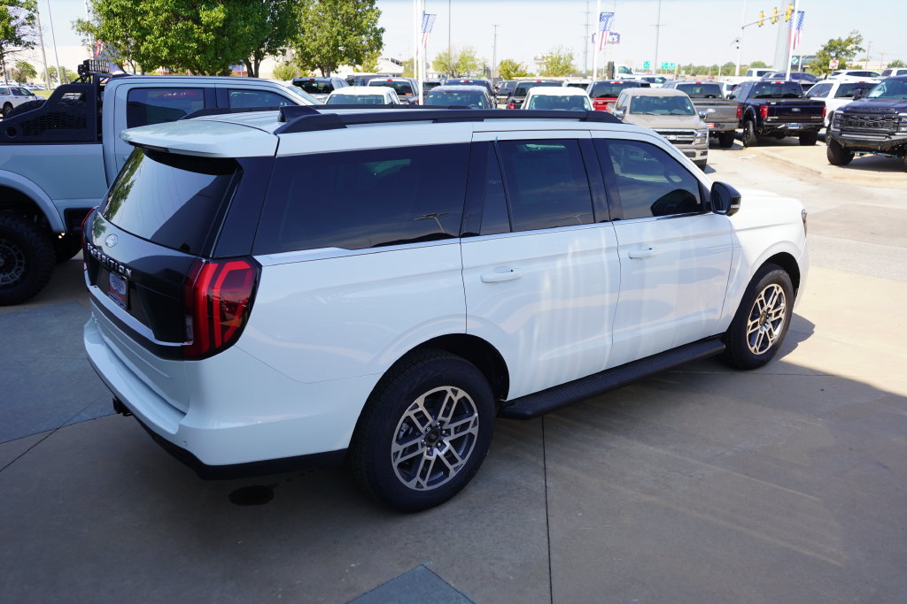 New 2026 Ford Expedition Active AWD/4WD image 16