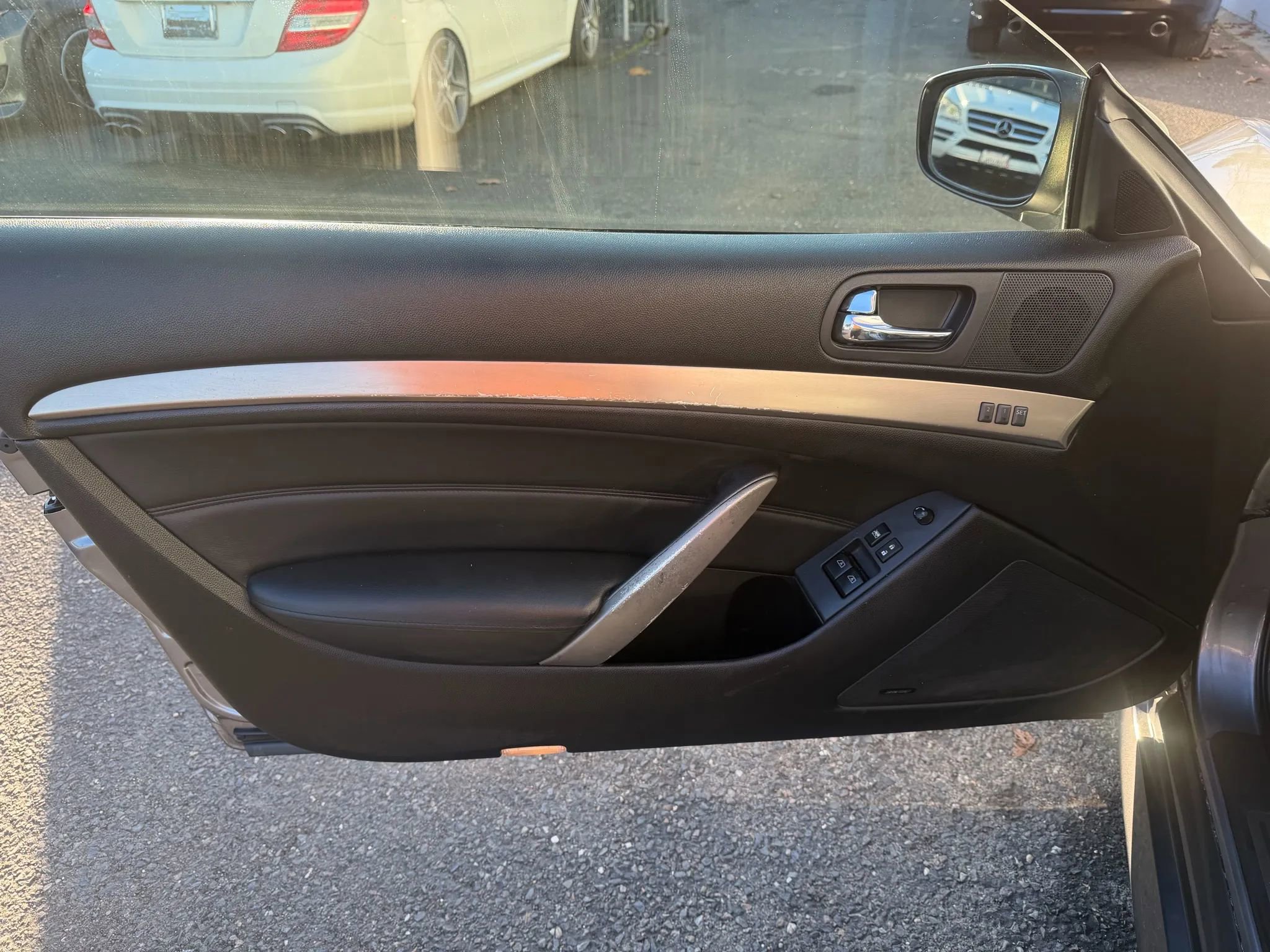 Used 2011 INFINITI G37 Journey w/ Premium Pkg image 8