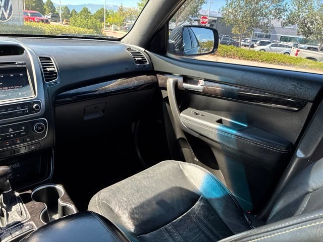Used 2014 Kia Sorento SX w/ 3rd Row Package AWD/4WD image 21