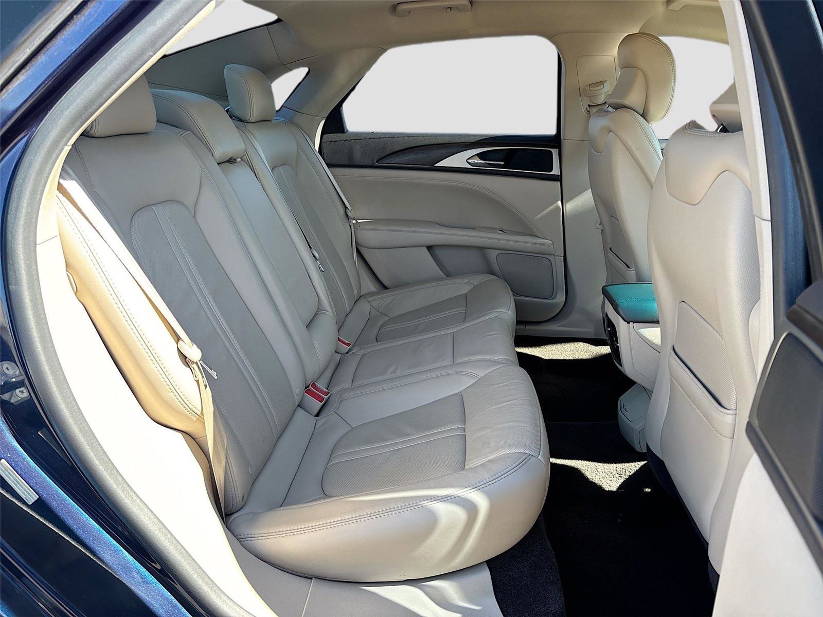 Used 2017 Lincoln MKZ Reserve image 27