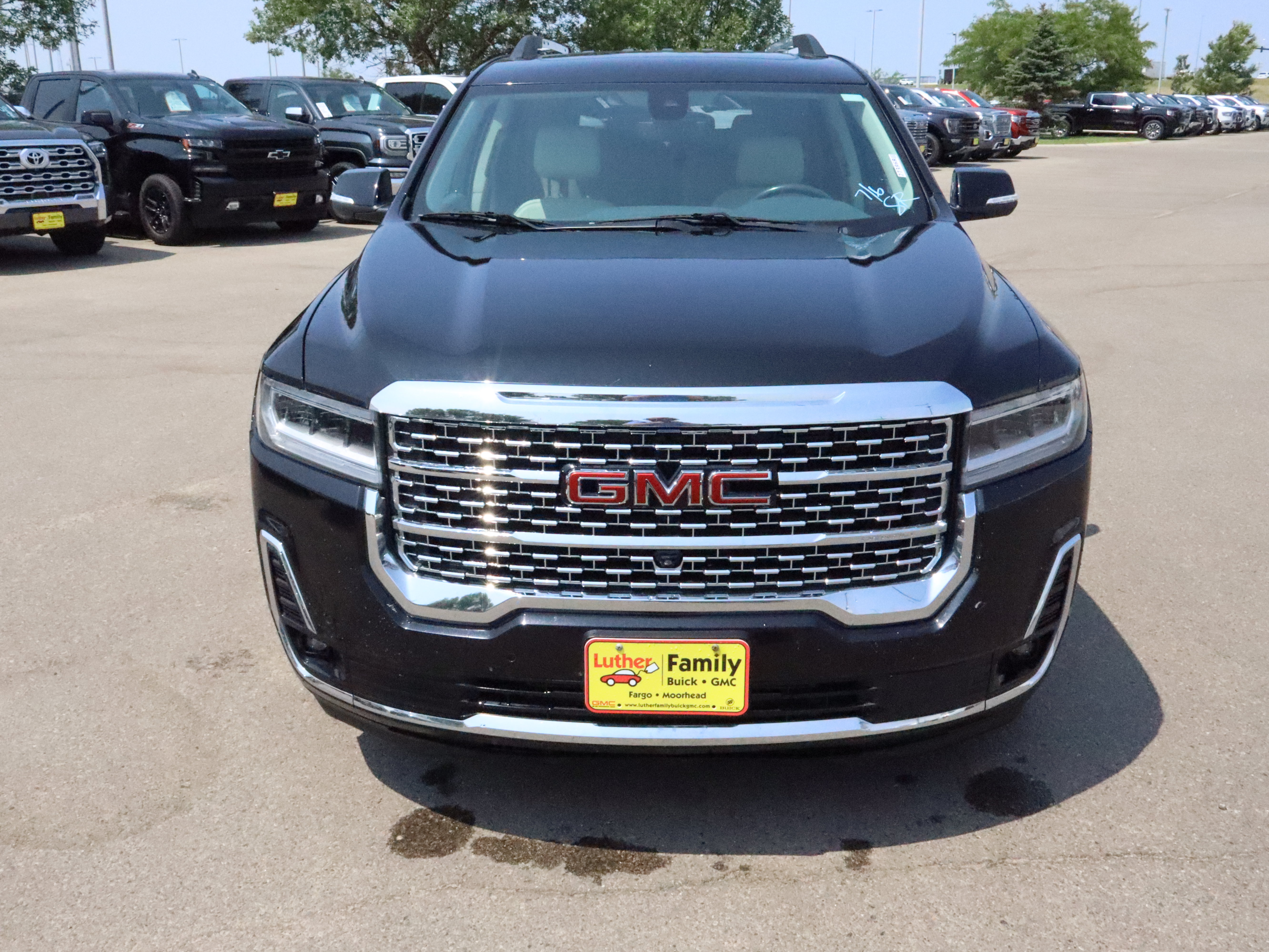 Used 2020 GMC Acadia Denali w/ Trailering Package AWD/4WD image 2