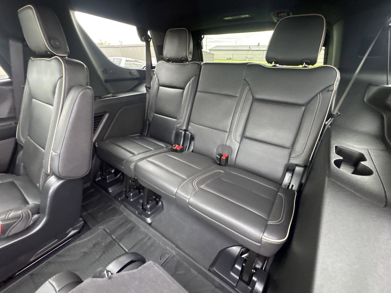 Used 2025 Chevrolet Tahoe Premier AWD/4WD image 10
