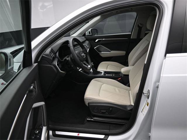 Certified 2025 Audi Q3 2.0T Premium w/ Convenience Package image 9