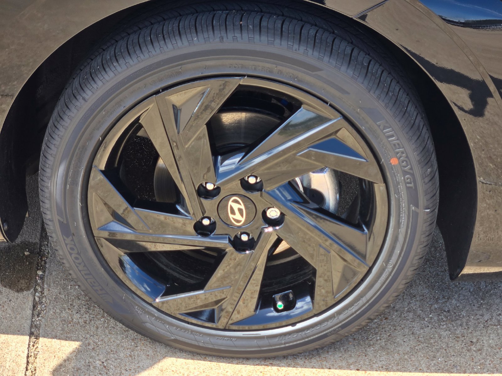 New 2026 Hyundai Elantra SEL Sport Premium FWD image 7