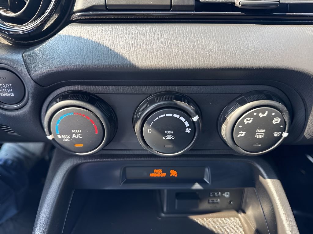 Used 2021 MAZDA MX-5 Miata Sport w/ Appearance Package image 17