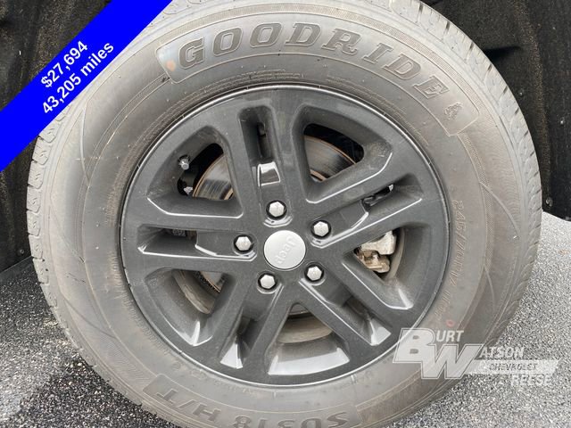 Used 2023 Jeep Grand Cherokee Laredo image 15