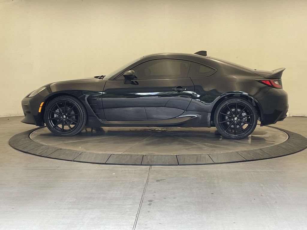 Used 2025 Toyota GR86 Premium w/ ALL Weather Mat Package (TMS) RWD image 2