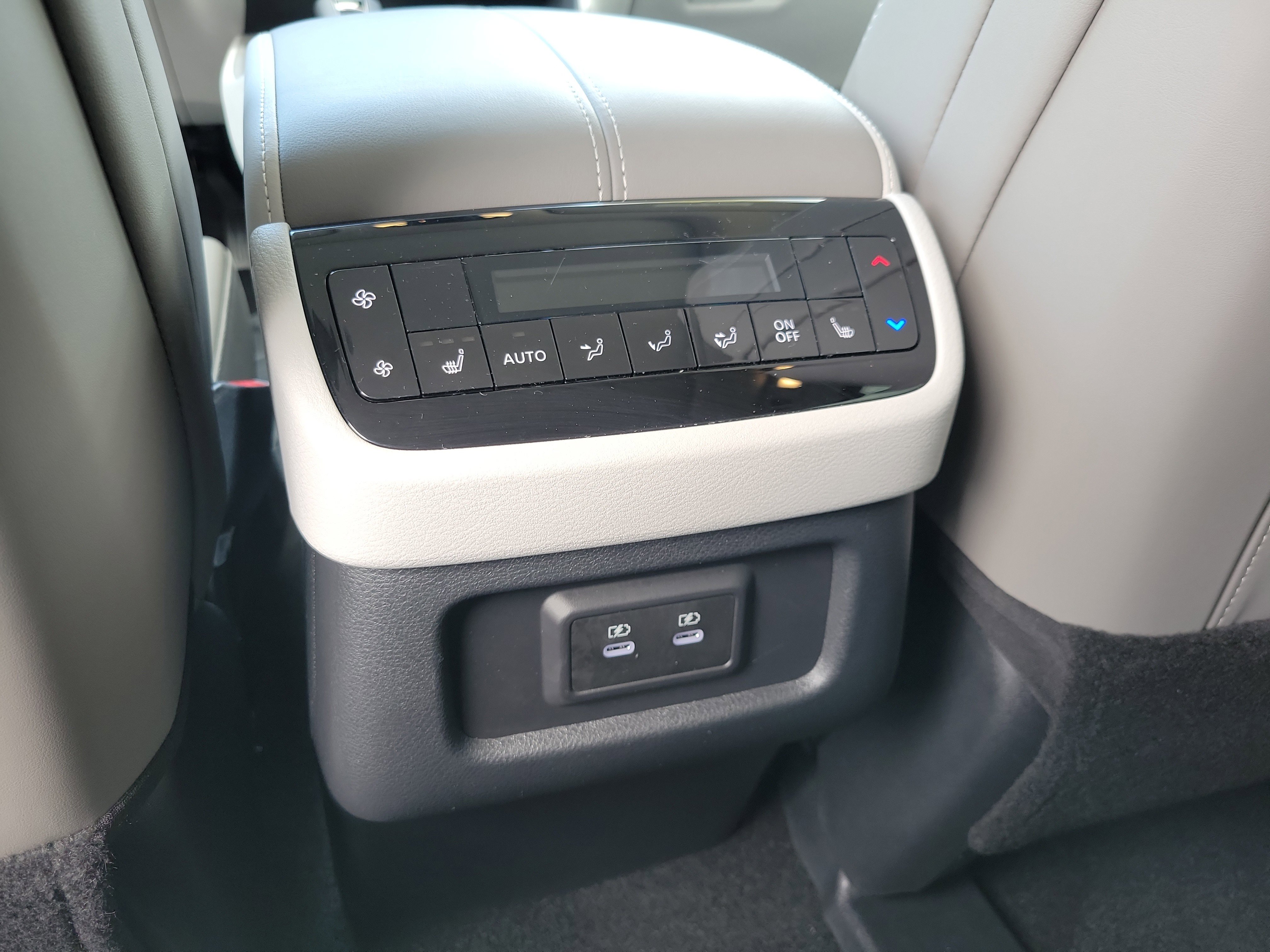 Certified 2026 INFINITI QX60 Luxe w/ Cargo Package FWD image 15