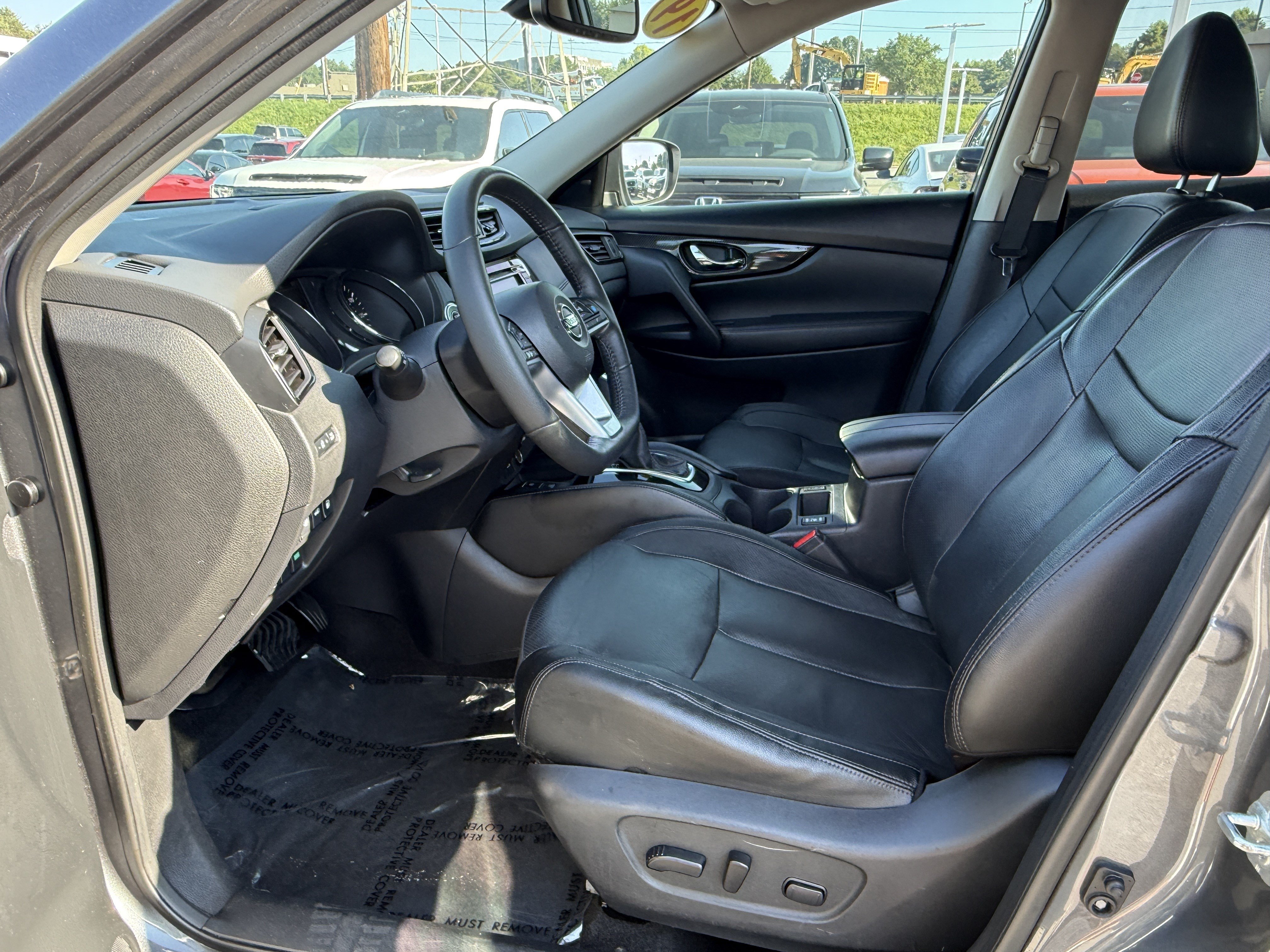 Used 2019 Nissan Rogue SL AWD/4WD image 16