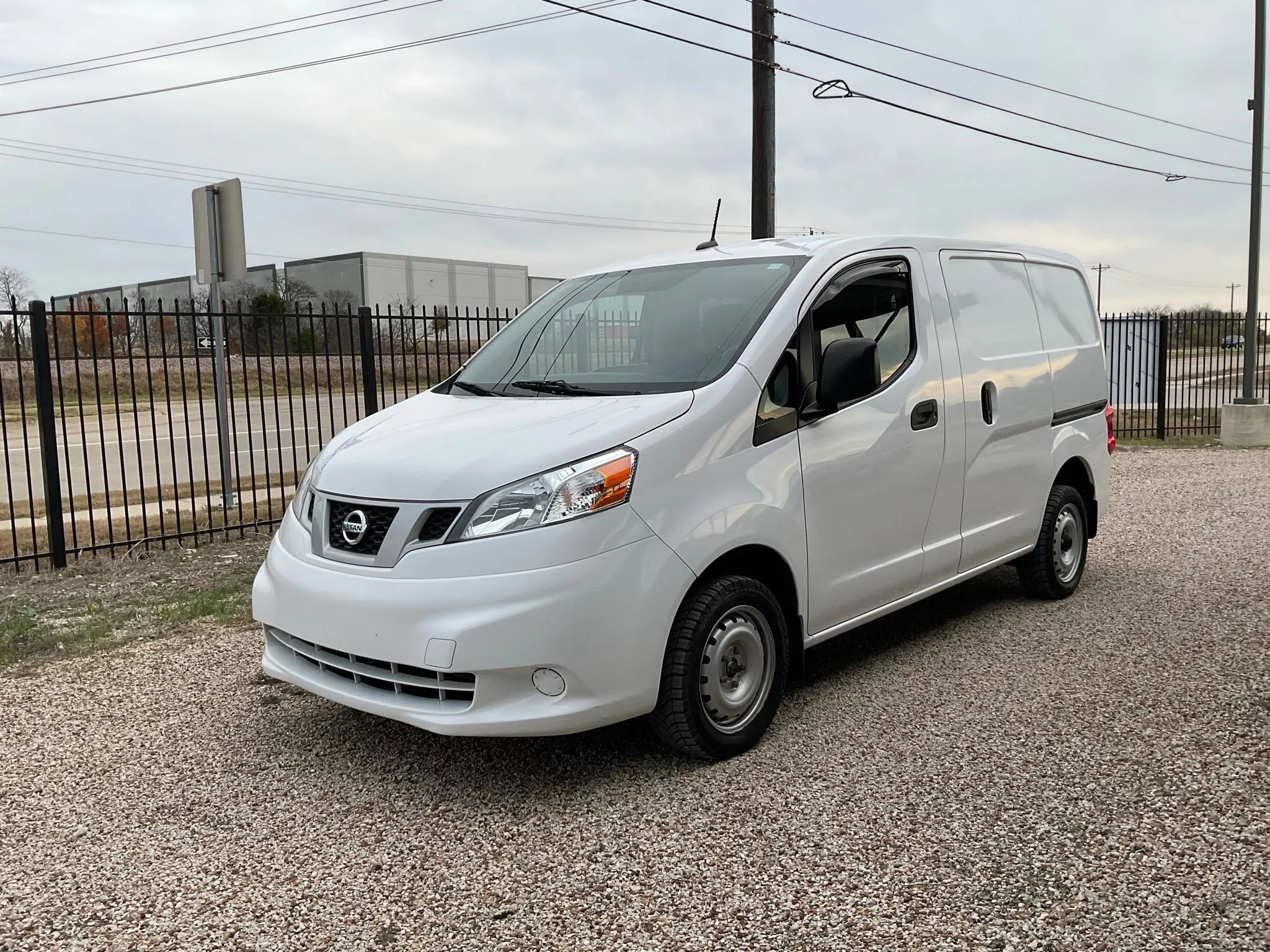 Used 2020 Nissan NV200 S w/ Sliding Glass Door Package image 5