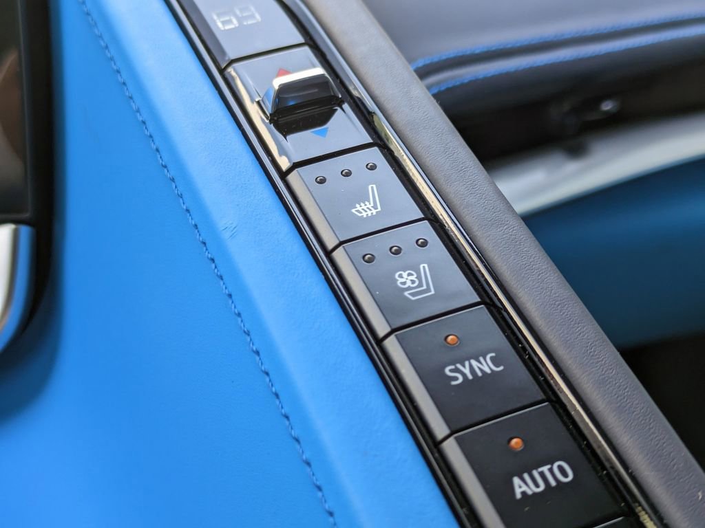 Used 2022 Chevrolet Corvette Stingray Premium Cpe w/ Z51 Performance Package image 28