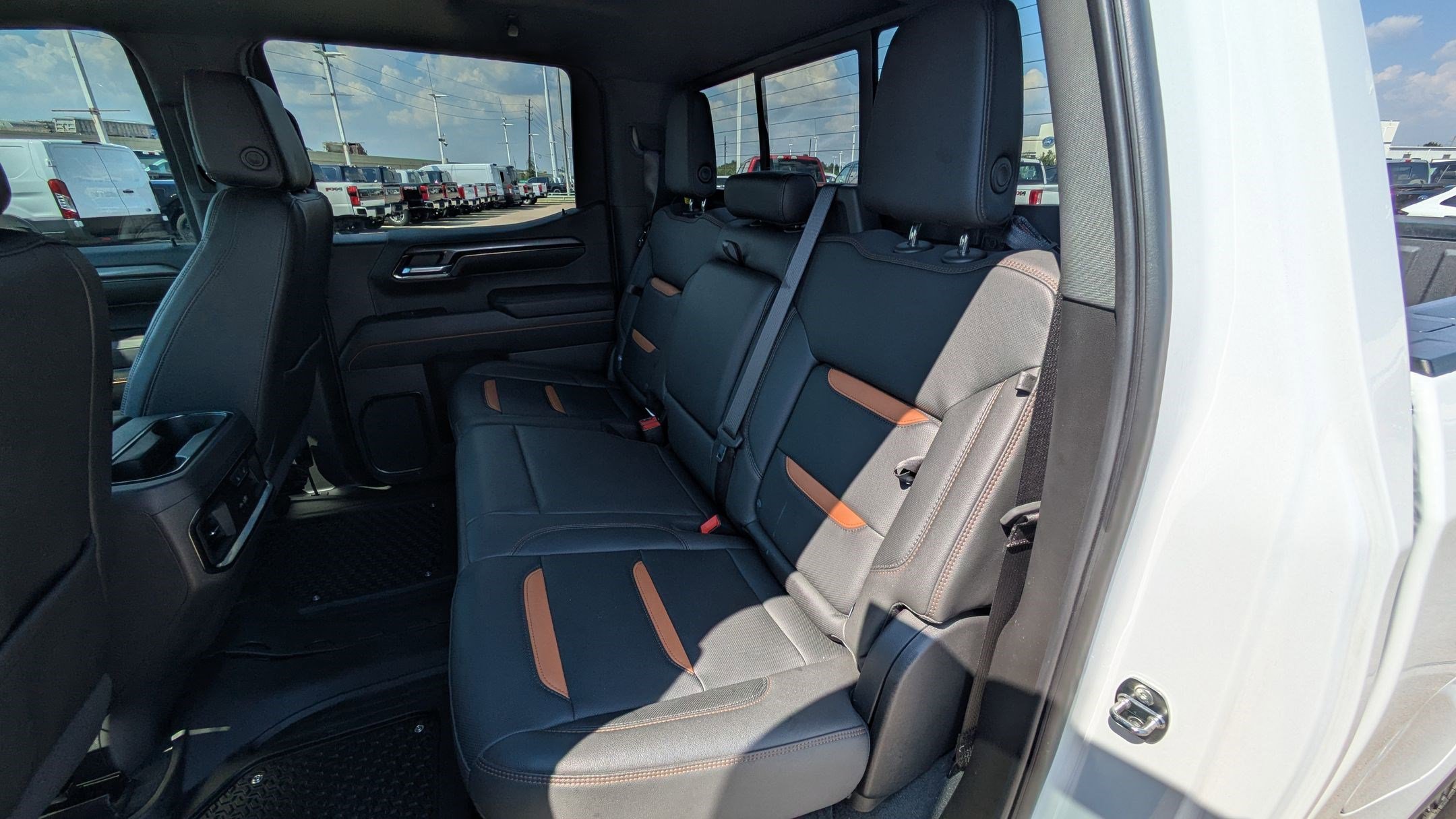 Used 2024 GMC Sierra 1500 AT4 image 31