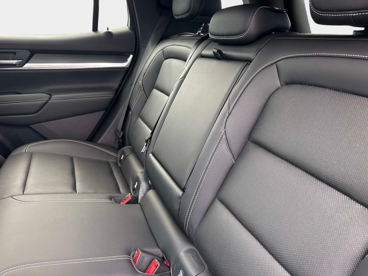 Used 2025 GMC Terrain Elevation w/ Elevation Premium Package AWD/4WD image 12
