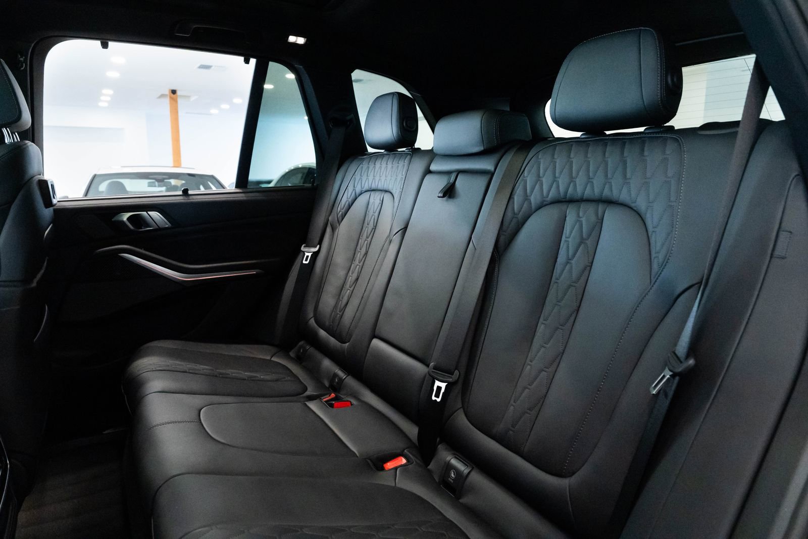 Used 2023 BMW X5 M50i w/ Executive Package image 22