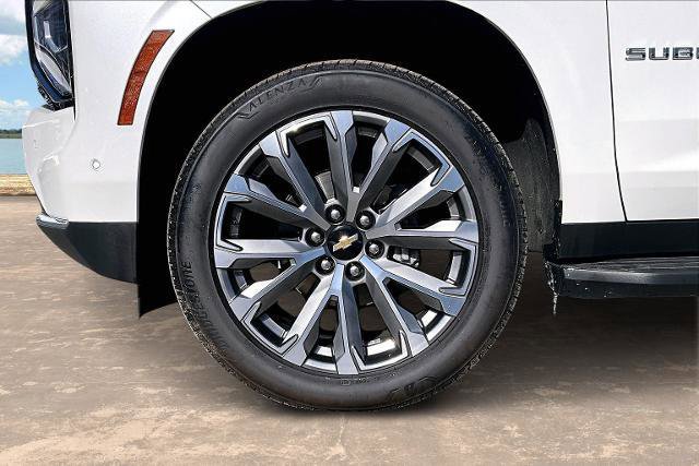 Used 2025 Chevrolet Suburban High Country image 34