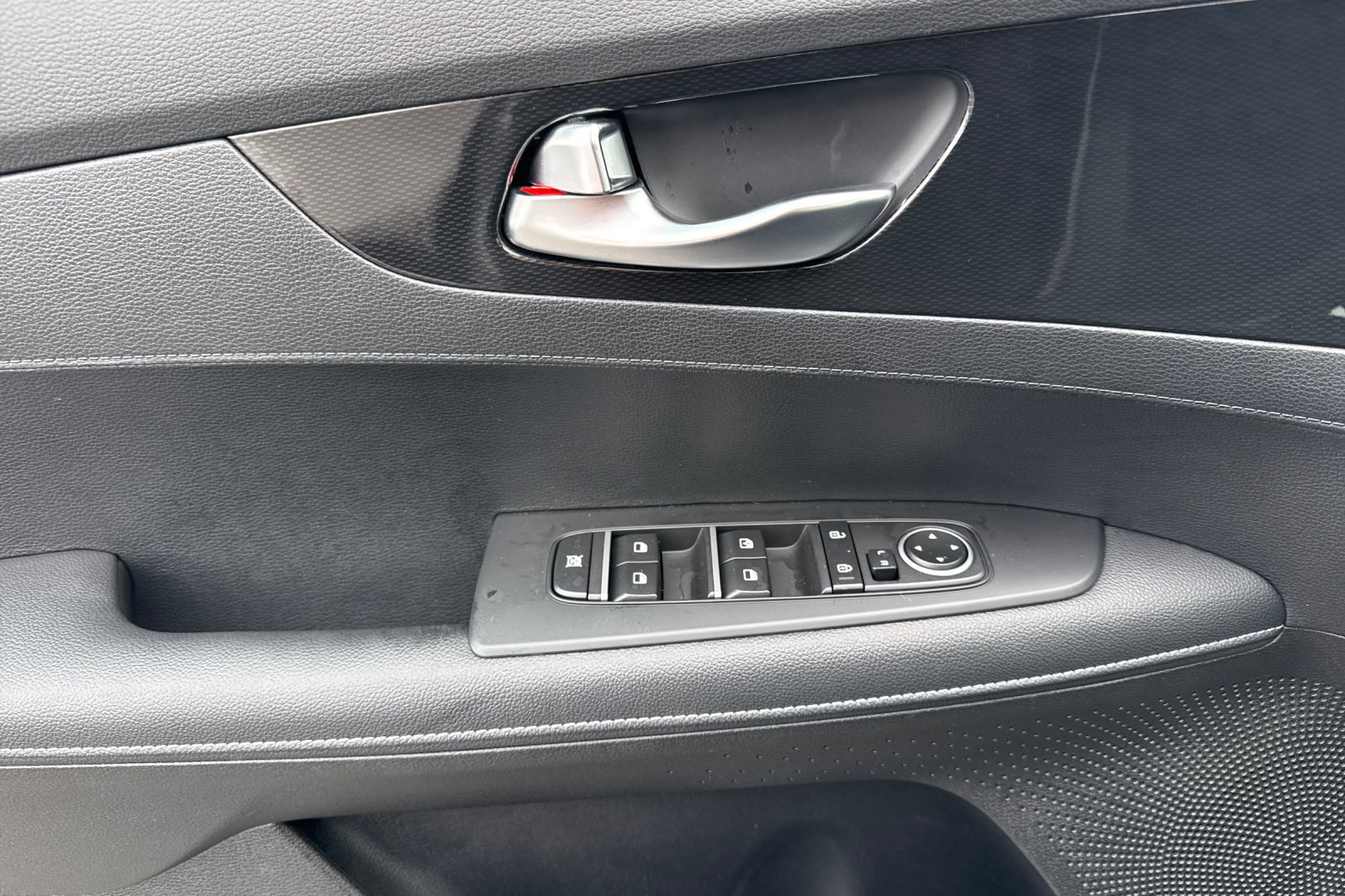 Used 2023 Kia Forte GT-Line image 11