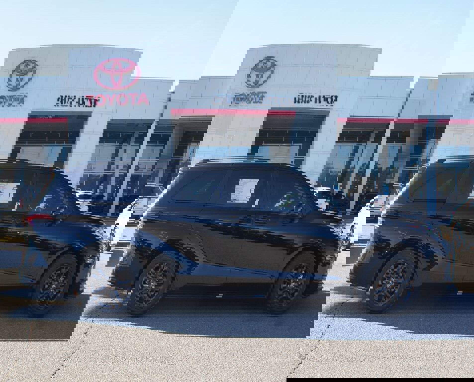 Used 2026 Toyota Sienna XSE image 13