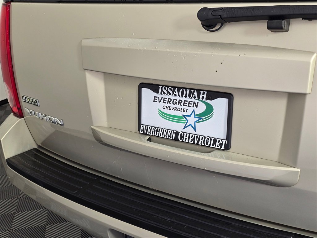 Used 2008 GMC Yukon SLE w/ Exterior Appearance Package image 16