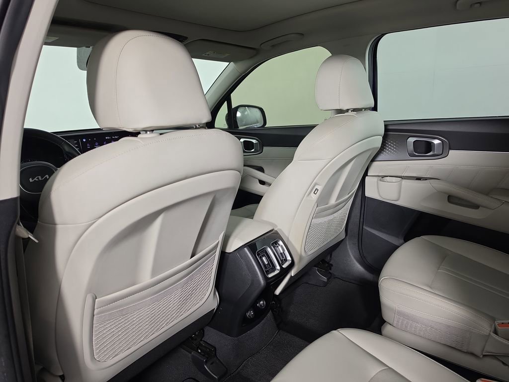 Certified 2022 Kia Sorento SX FWD image 28