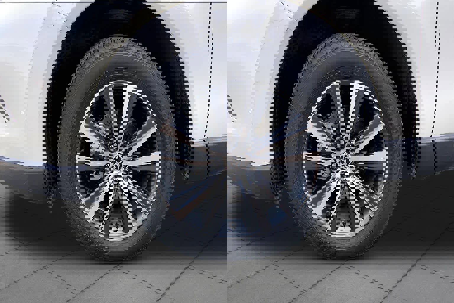 Used 2021 Toyota Venza LE w/ Carpet Mat Package (TMS) image 10