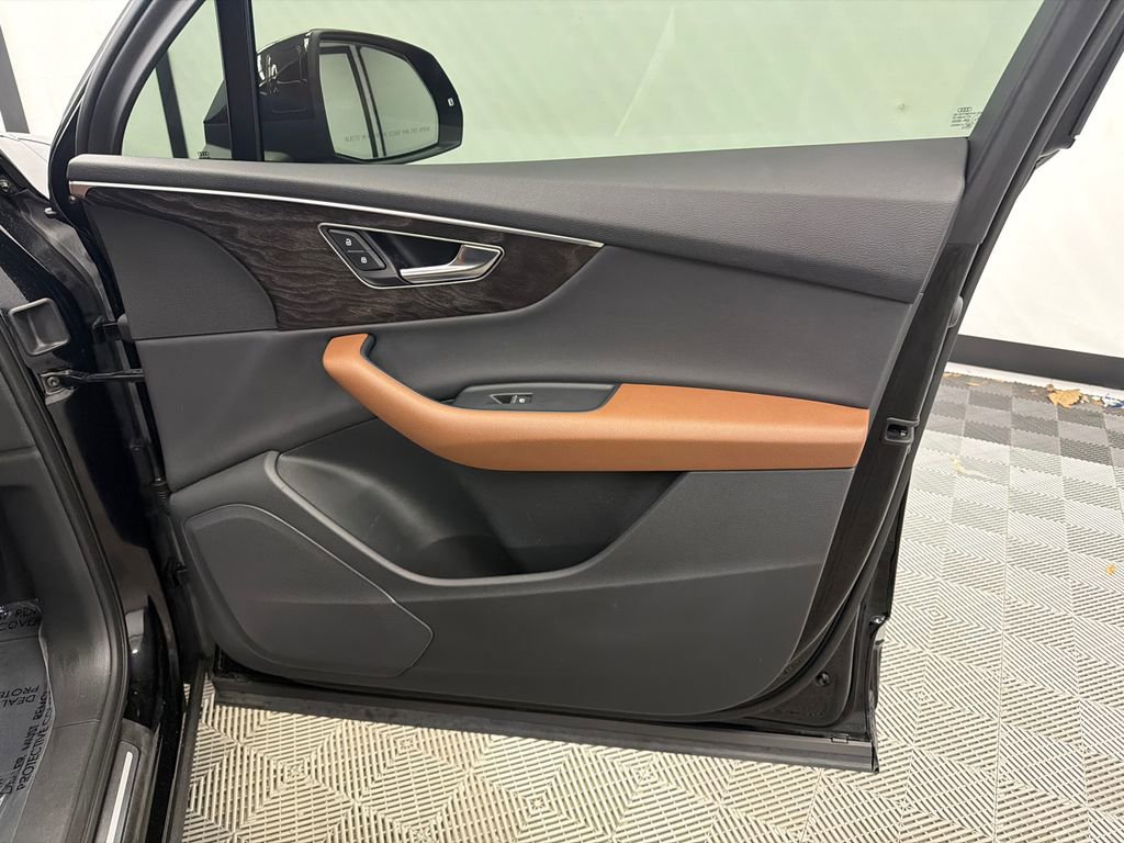 Used 2021 Audi Q7 2.0T Premium w/ Convenience Package image 16