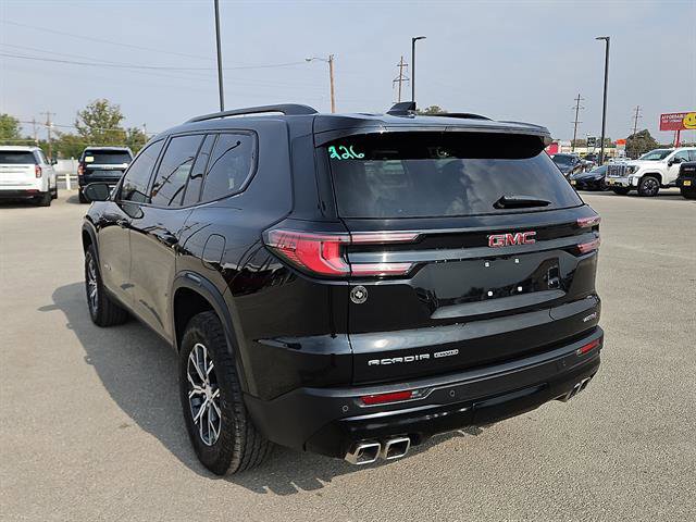 Used 2024 GMC Acadia AT4 w/ Luxury Package image 3