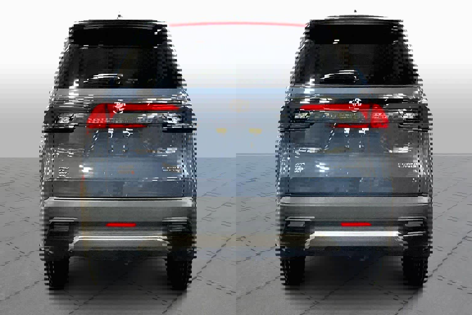 Used 2024 Toyota Grand Highlander Platinum image 4