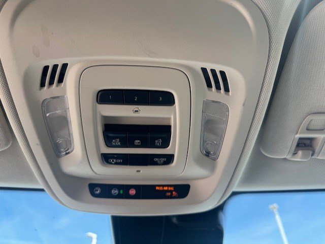 Used 2023 Buick Envision Avenir AWD/4WD image 20